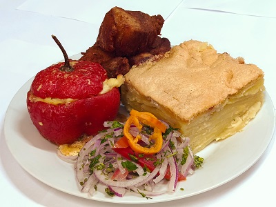 Rocoto Relleno con Pastel de Papa